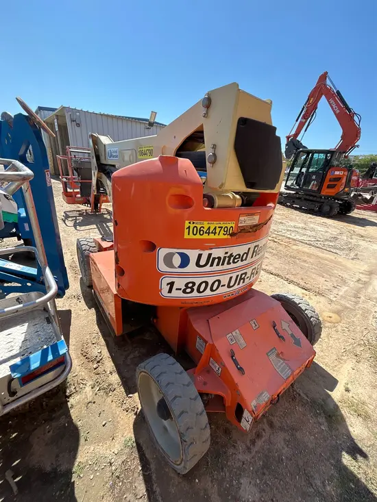 2017 JLG E400AJPN Articulating Boom Lift