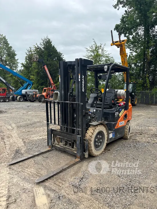 2022 Doosan G25E-7DF Warehouse Forklift