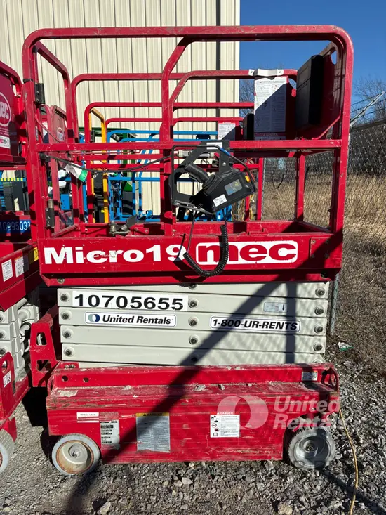 2018 MEC MICRO 19 Scissor Lift