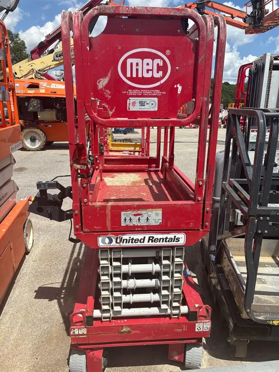 2019 MEC MICRO 19 Scissor Lift