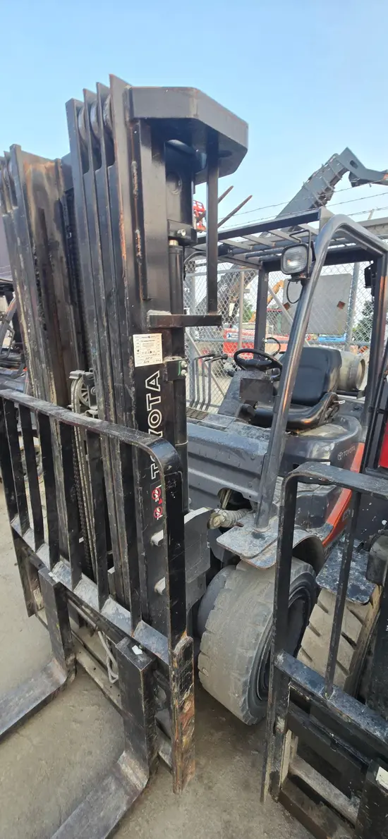 2018 Toyota 8FGU30 Warehouse Forklift