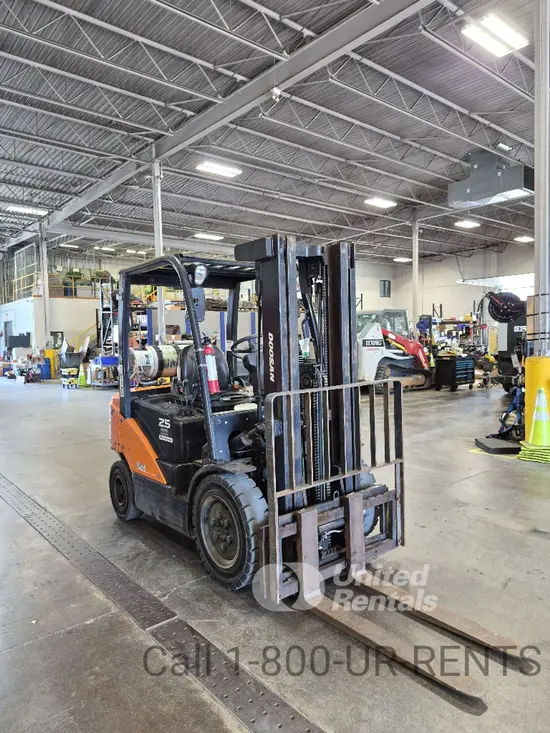 2019 Doosan G25P-7DF Warehouse Forklift