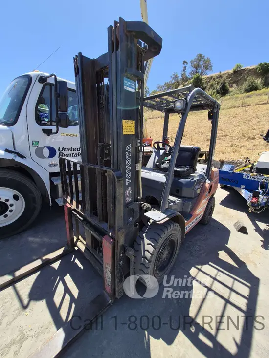 2018 Toyota 8FDU30 Warehouse Forklift