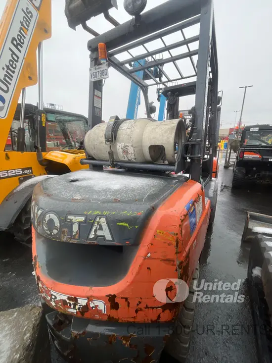 2019 Toyota 8FGU30 Warehouse Forklift