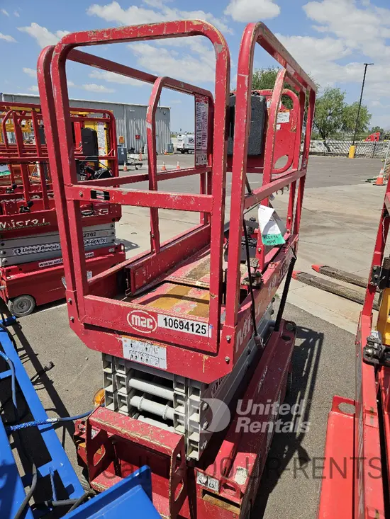 2017 MEC MICRO 19 Scissor Lift