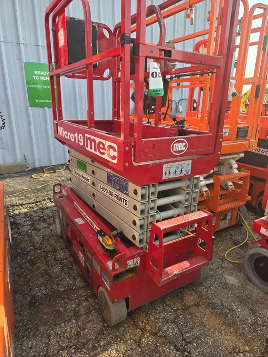 2018 MEC MICRO 19 Scissor Lift