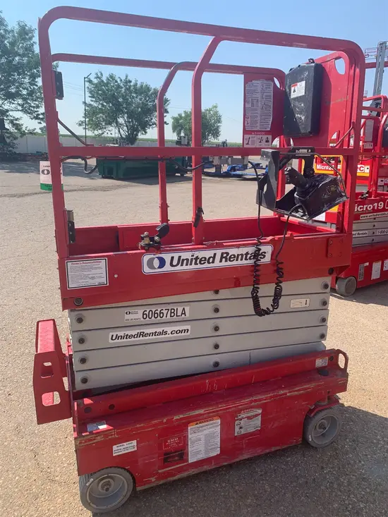 2018 MEC MICRO 19 Scissor Lift
