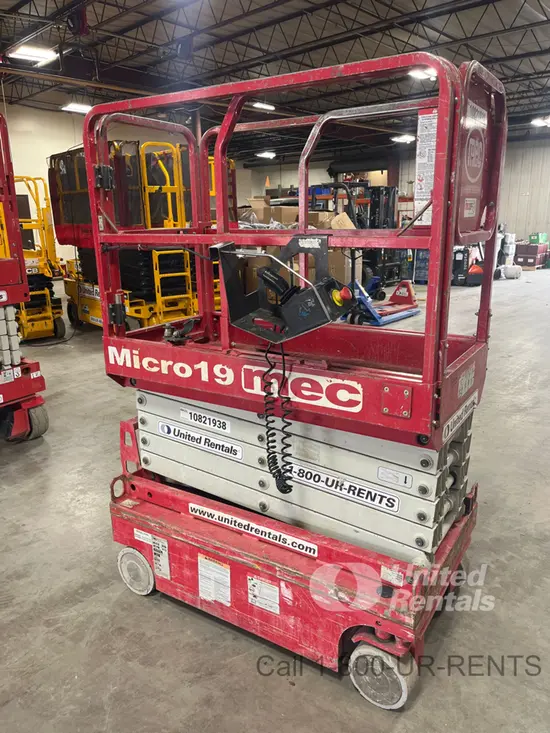 2018 MEC MICRO 19 Scissor Lift