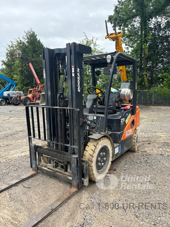 2022 Doosan G25E-7DF Warehouse Forklift