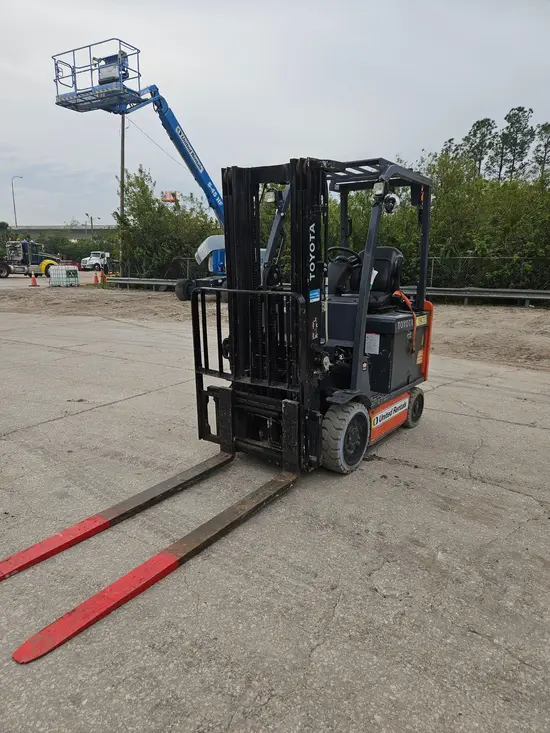 2019 Toyota 8FBCU25 Warehouse Forklift