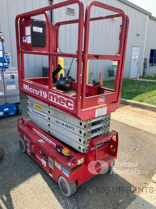 2018 MEC MICRO 19 Scissor Lift
