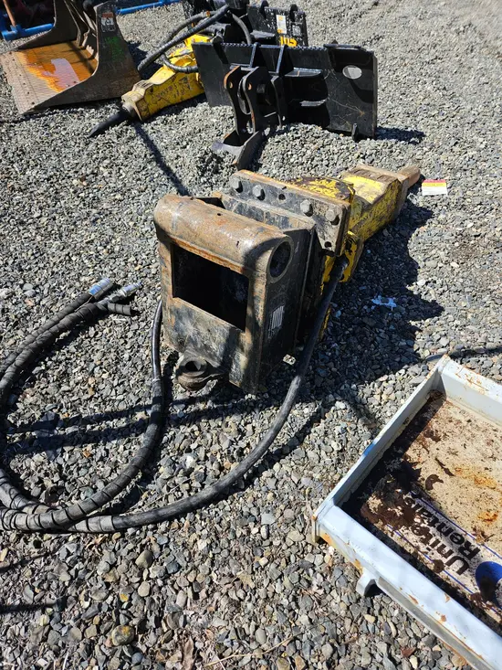2017 Atlas Copco SB 452 Attachment