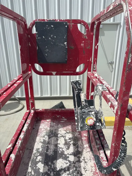 2017 MEC MICRO 19 Scissor Lift