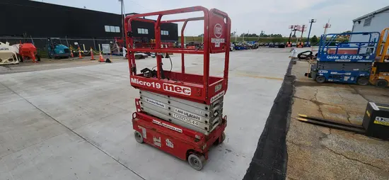 2018 MEC MICRO 19 Scissor Lift