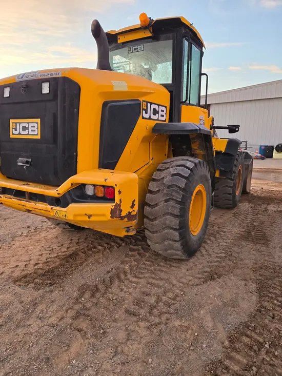 2022 JCB 427 Wheel Loader