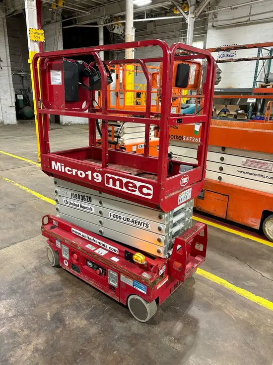 2018 MEC MICRO 19 Scissor Lift
