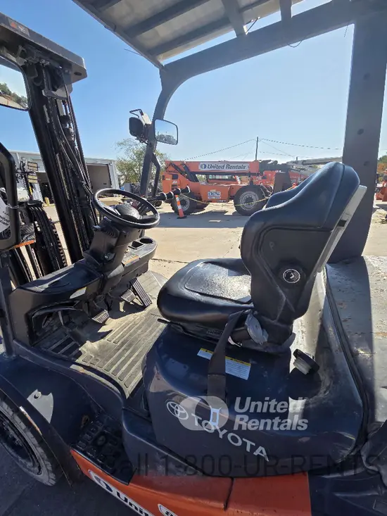 2019 Toyota 8FDU30 Warehouse Forklift