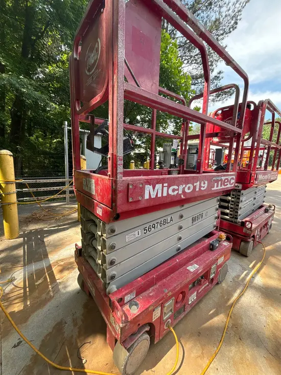 2018 MEC MICRO 19 Scissor Lift
