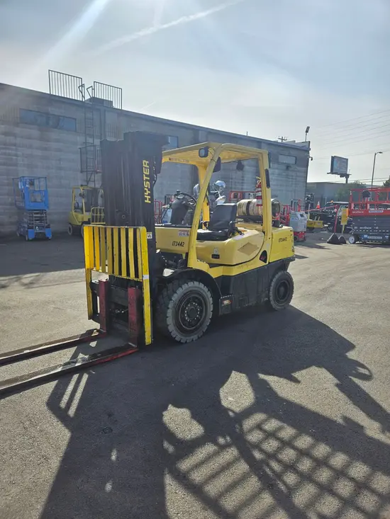 2016 HYSTER H80FT Warehouse Forklift