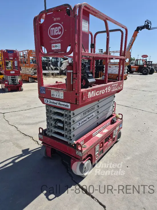 2018 MEC MICRO 19 Scissor Lift