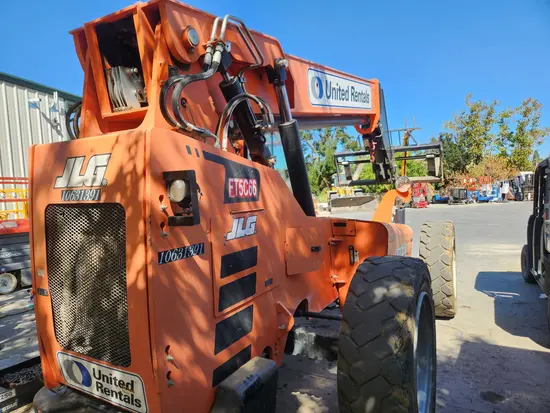 2017 SKYTRAK 6042 Forklift