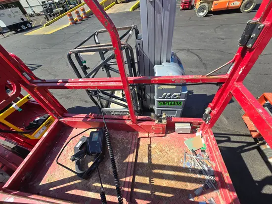 2018 MEC MICRO 19 Scissor Lift