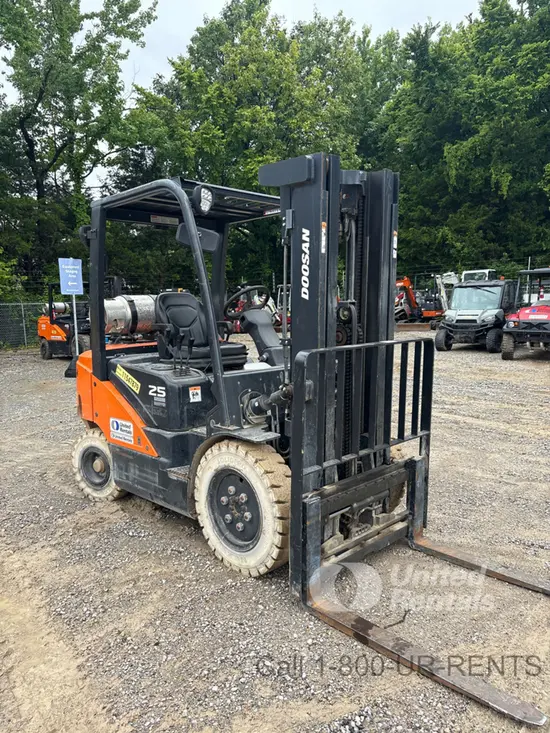 2022 Doosan G25E-7DF Warehouse Forklift