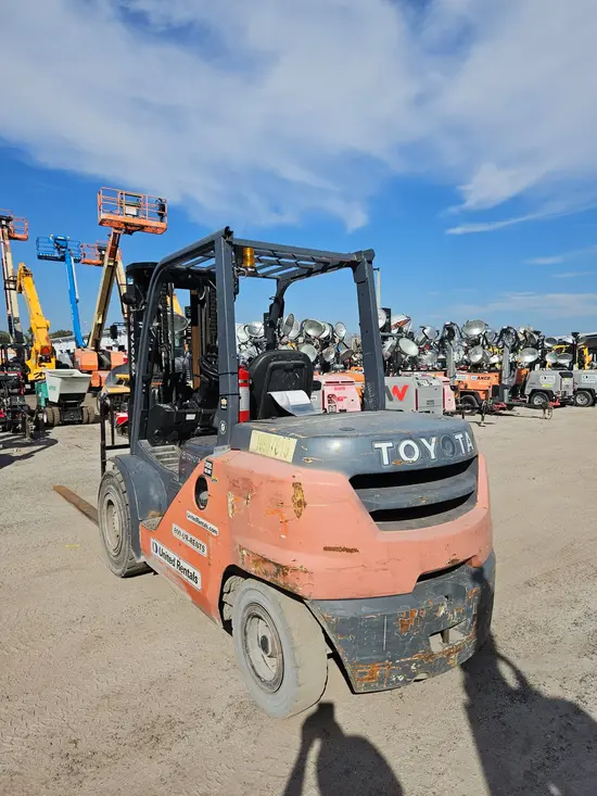 2019 Toyota 8FD45U Warehouse Forklift