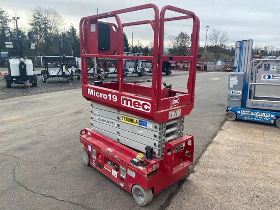 2018 MEC MICRO 19 Scissor Lift