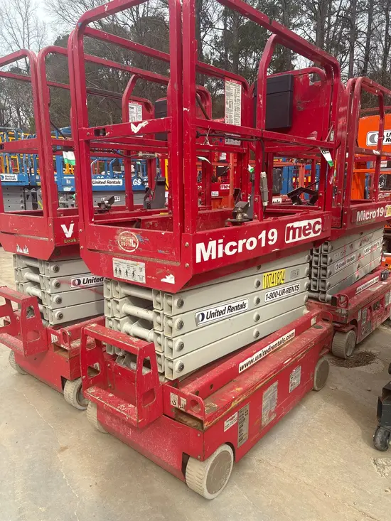 2018 MEC MICRO 19 Scissor Lift