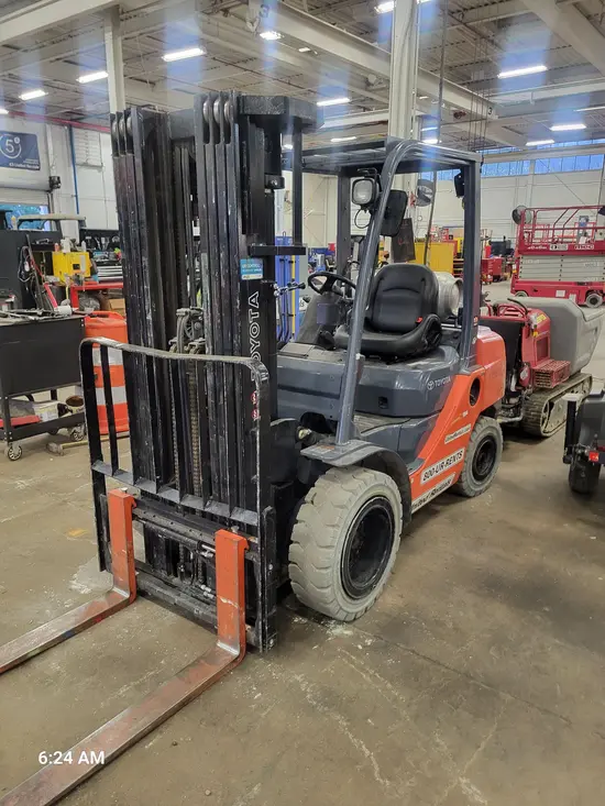 2019 Toyota 8FGU30 Warehouse Forklift