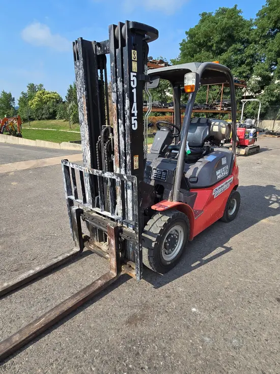 2019 MANITOU MI25G Warehouse Forklift