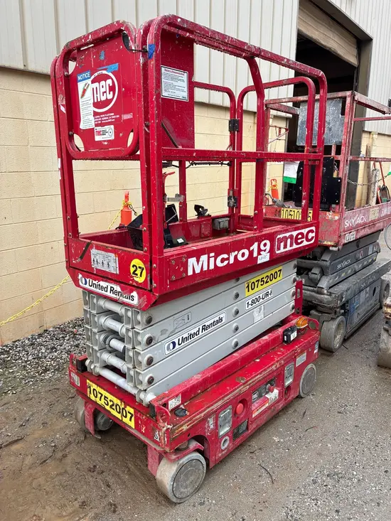 2018 MEC MICRO 19 Scissor Lift