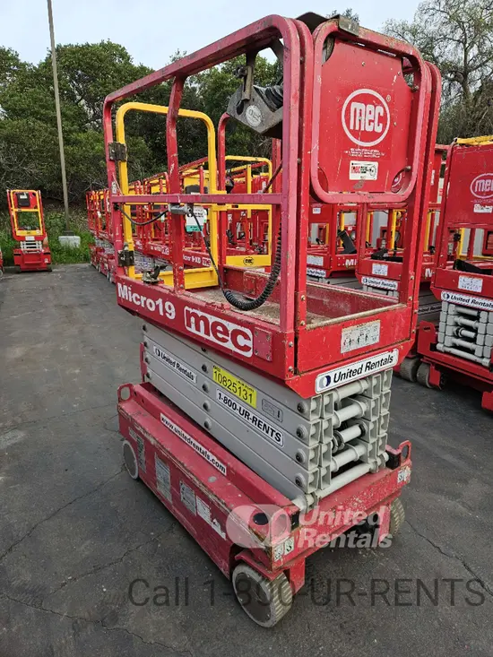 2018 MEC MICRO 19 Scissor Lift