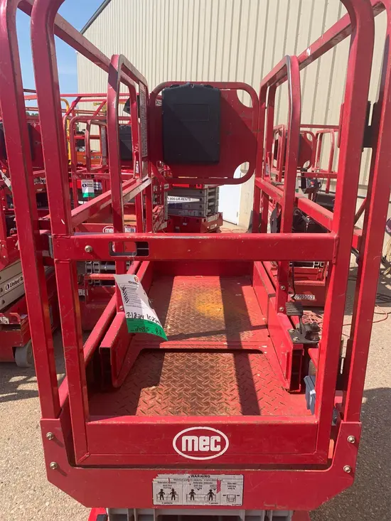 2018 MEC MICRO 19 Scissor Lift