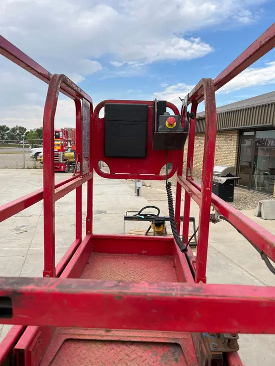 2018 MEC MICRO 19 Scissor Lift