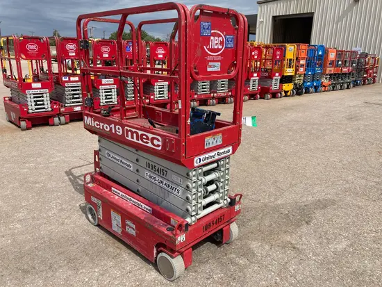 2019 MEC MICRO 19 Scissor Lift