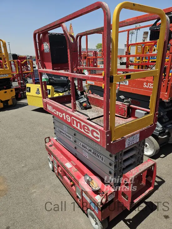 2018 MEC MICRO 19 Scissor Lift