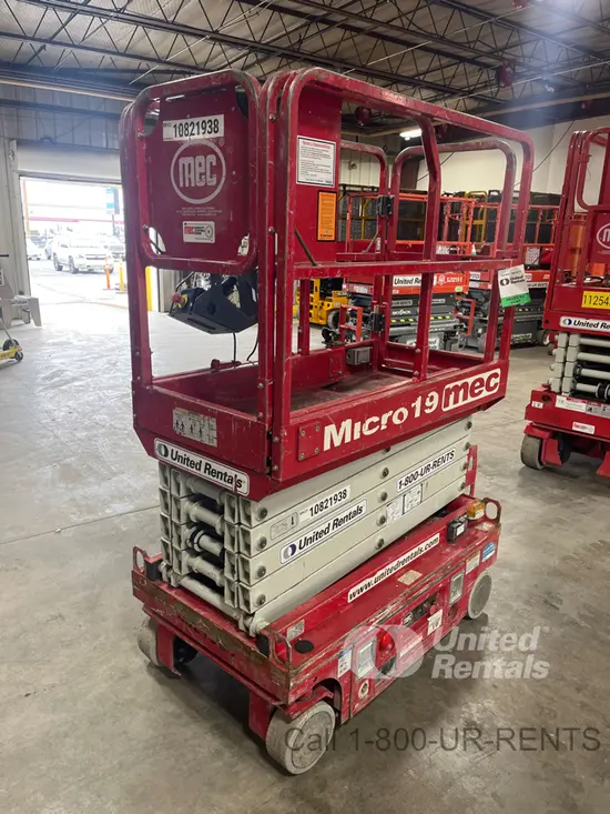 2018 MEC MICRO 19 Scissor Lift