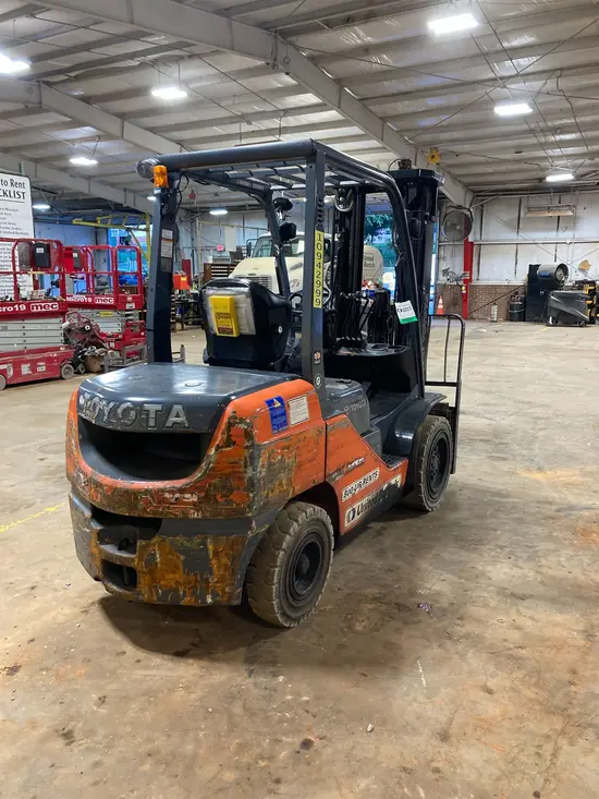 2019 Toyota 8FDU30 Warehouse Forklift