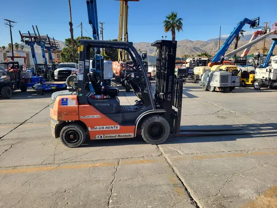 2019 Toyota 8FGU25 Warehouse Forklift
