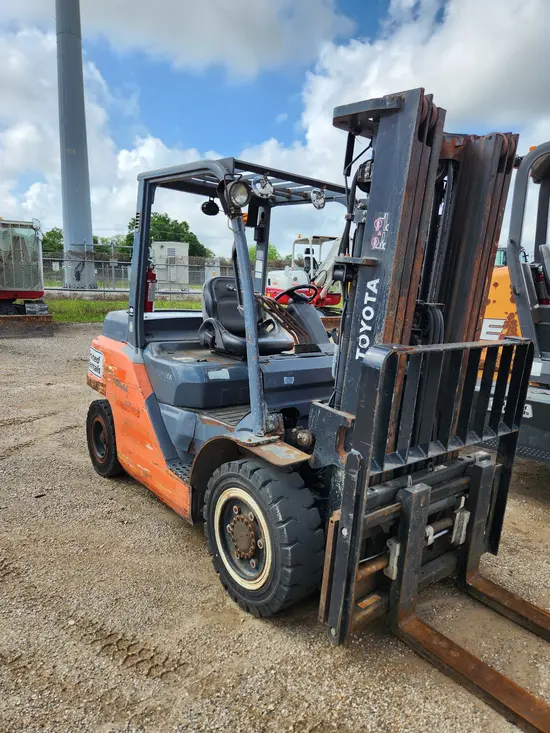 2019 Toyota 8FD35U Warehouse Forklift