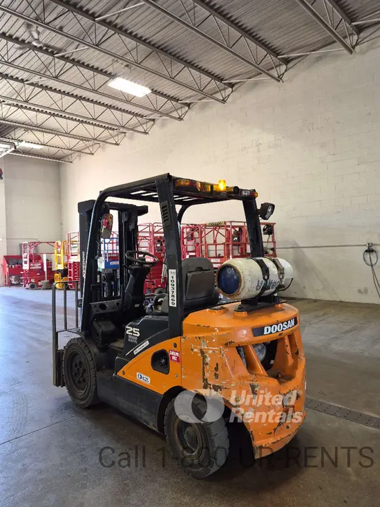 2019 Doosan G25P-7DF Warehouse Forklift