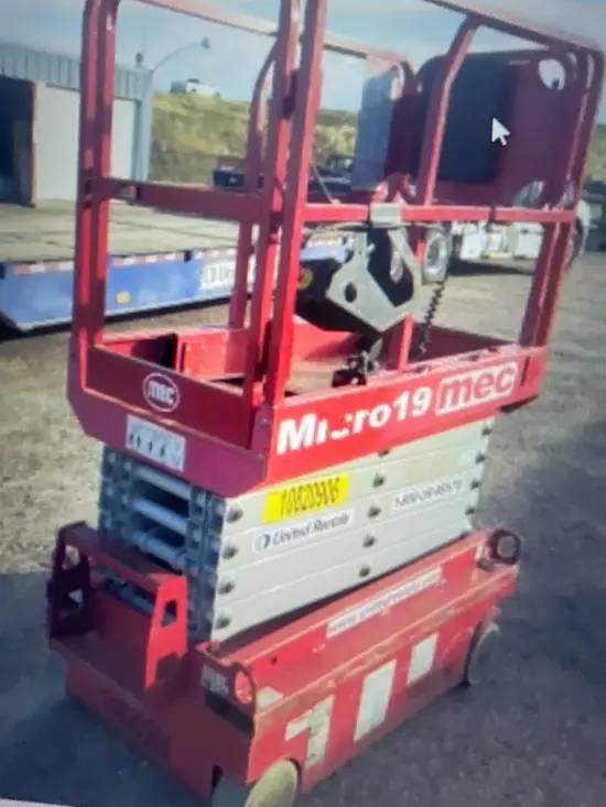 2018 MEC MICRO 19 Scissor Lift