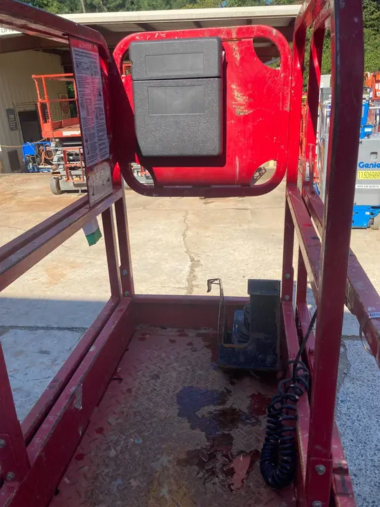 2018 MEC MICRO 19 Scissor Lift