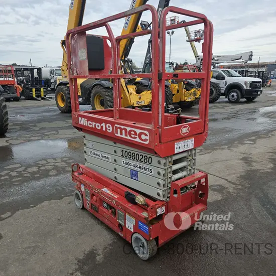 2019 MEC MICRO 19 Scissor Lift
