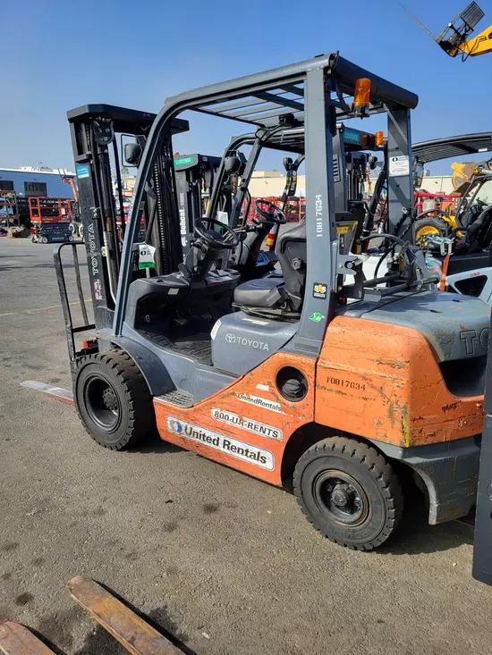 2018 Toyota 8FGU25 Warehouse Forklift
