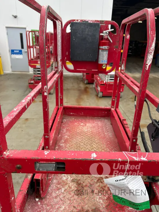 2018 MEC MICRO 19 Scissor Lift