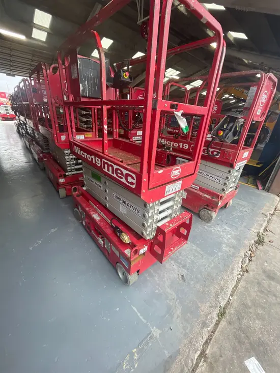 2018 MEC MICRO 19 Scissor Lift