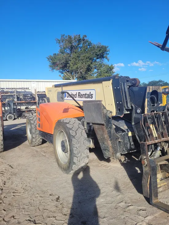 2016 JLG 1055 Forklift